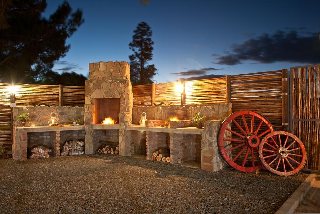 Wagon Wheel Country Lodge Бофорт Уест Екстериор снимка