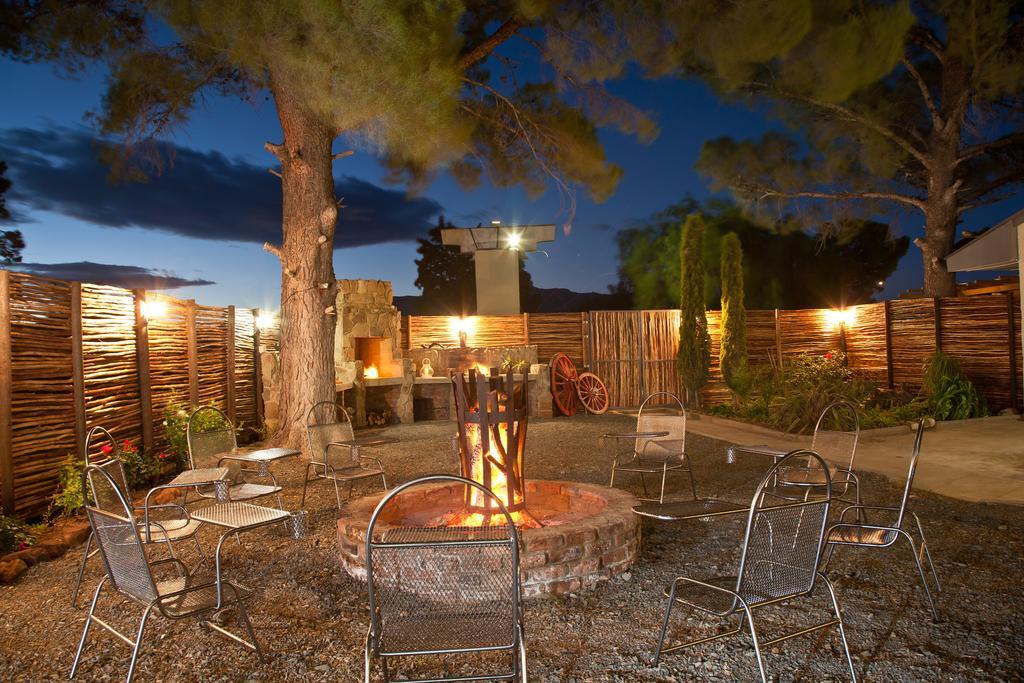 Wagon Wheel Country Lodge Бофорт Уест Екстериор снимка
