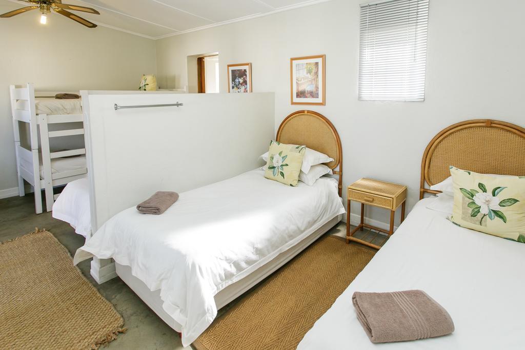 Wagon Wheel Country Lodge Бофорт Уест Екстериор снимка