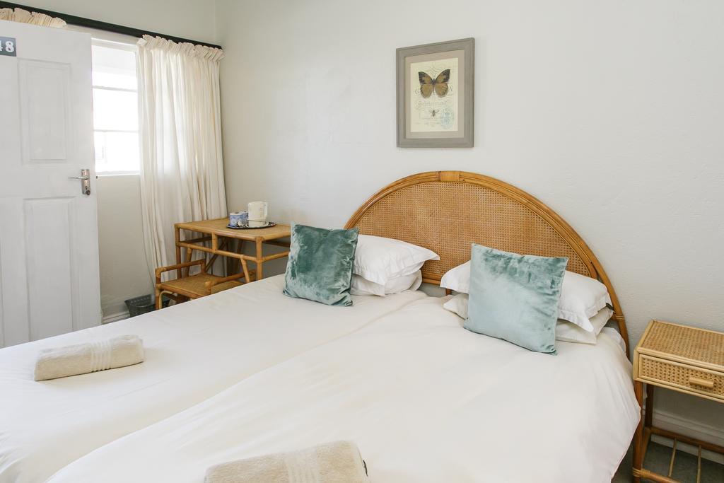 Wagon Wheel Country Lodge Бофорт Уест Екстериор снимка